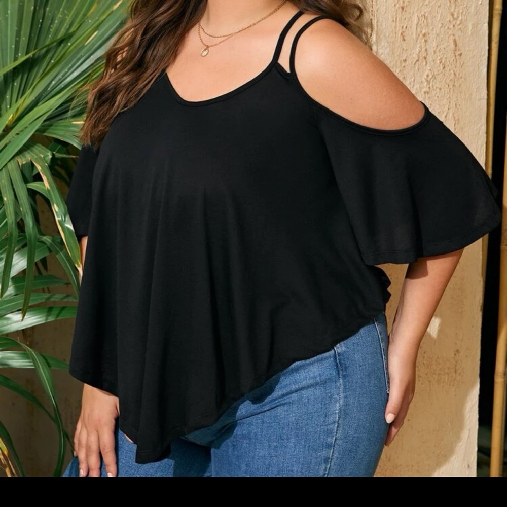 🩷 Flash Sale 🩷 SHEIN 2xl Plus Cold Shoulder Crisscross Ruffle Trim Asym Hem Tee